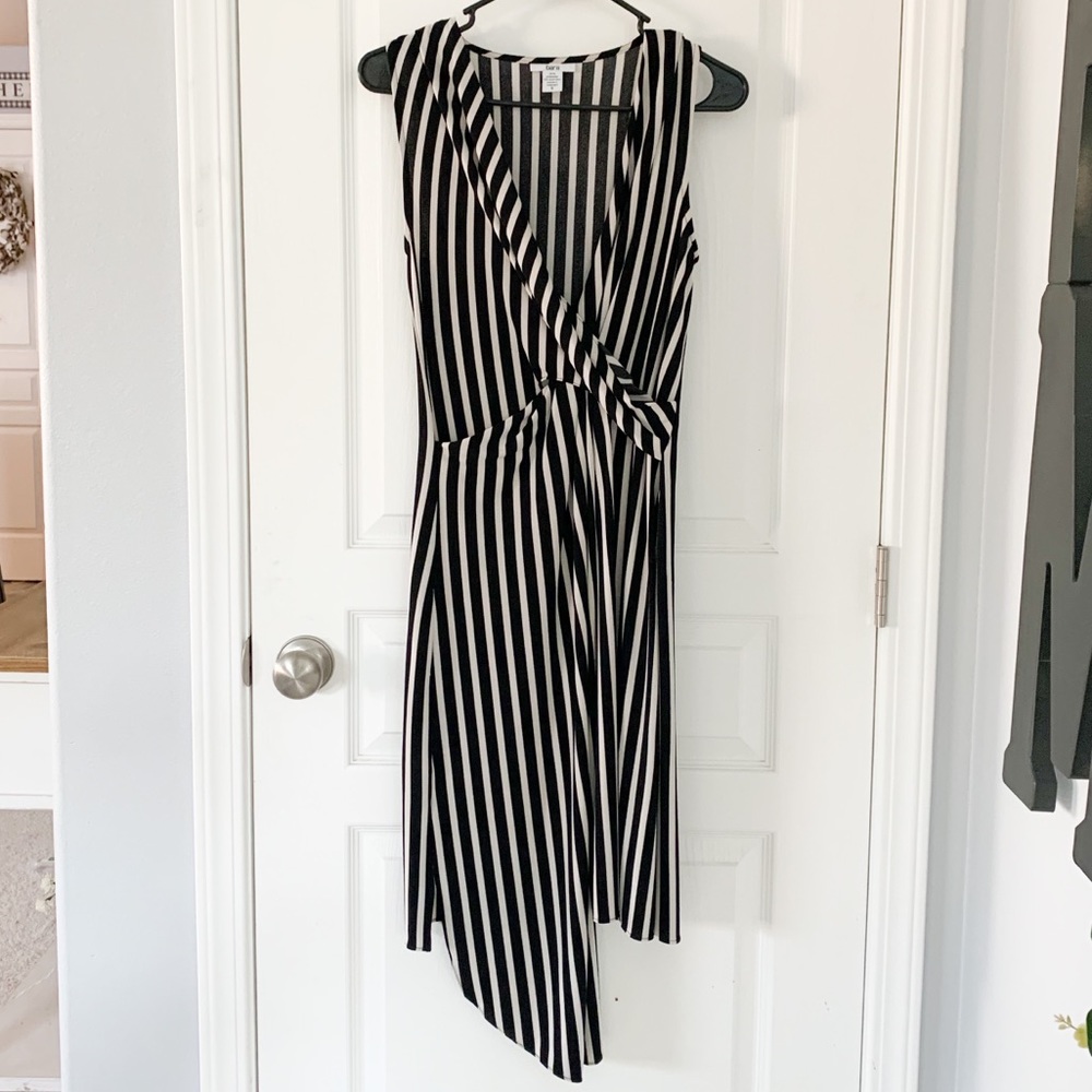 Small bar III stripe wrap dress